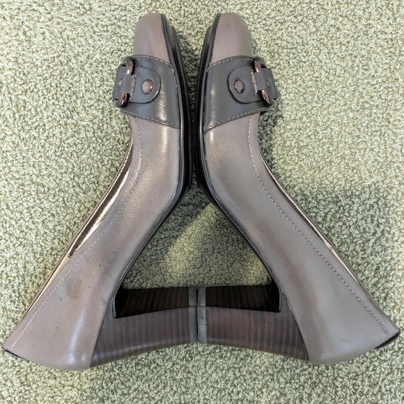 Sofft Taupe Leather Round Toe Buckle Heels Size 8.5 Office Workwear Preppy - Picture 6 of 13